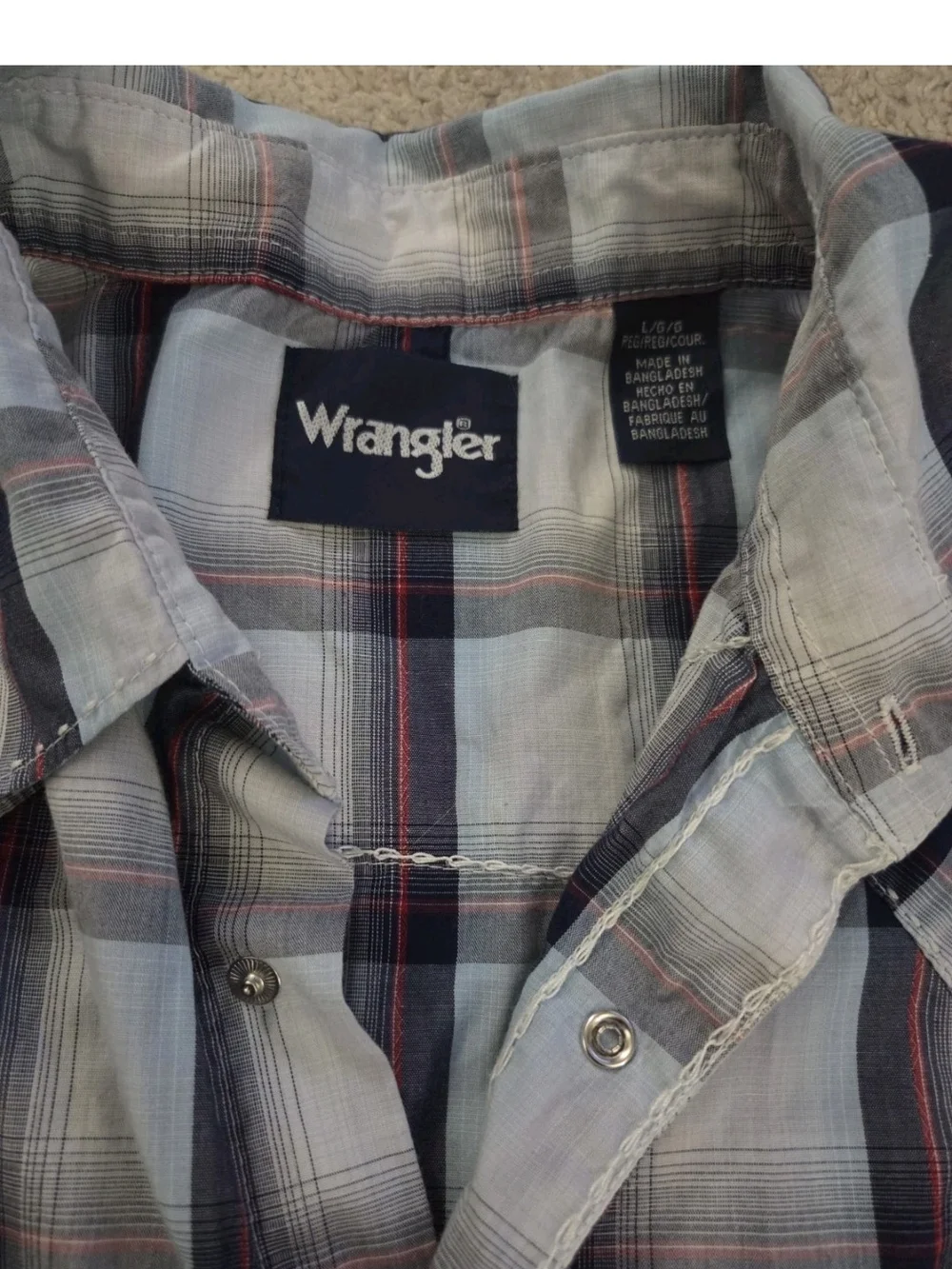 Wrangler Men's Gray Plaid Button-Down Shirt